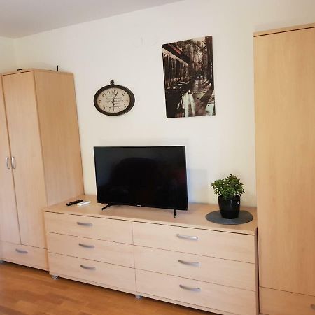 Apartment Tina By The Beach Pjescana Uvala Exteriör bild