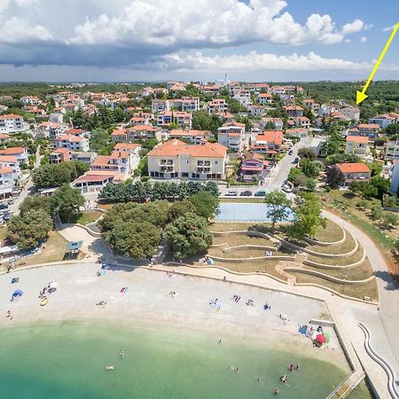 Apartment Tina By The Beach Pjescana Uvala Exteriör bild