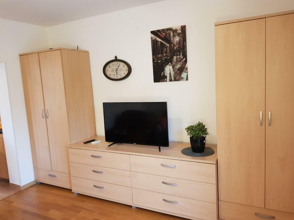 Apartment Tina By The Beach Pjescana Uvala Exteriör bild